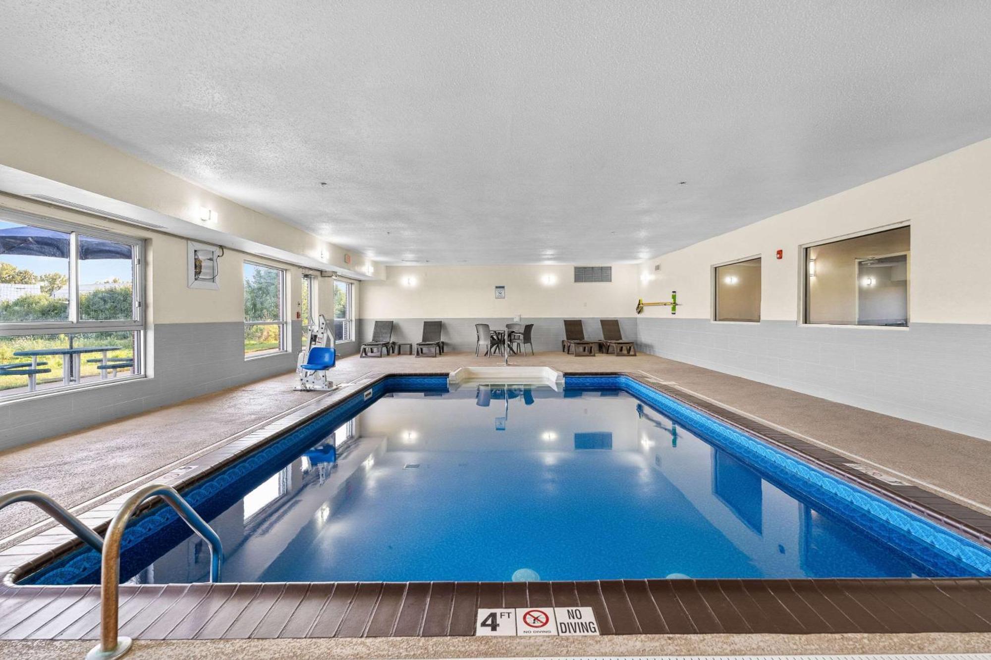 Comfort Inn Hobart-Merrillville I-65 Εξωτερικό φωτογραφία